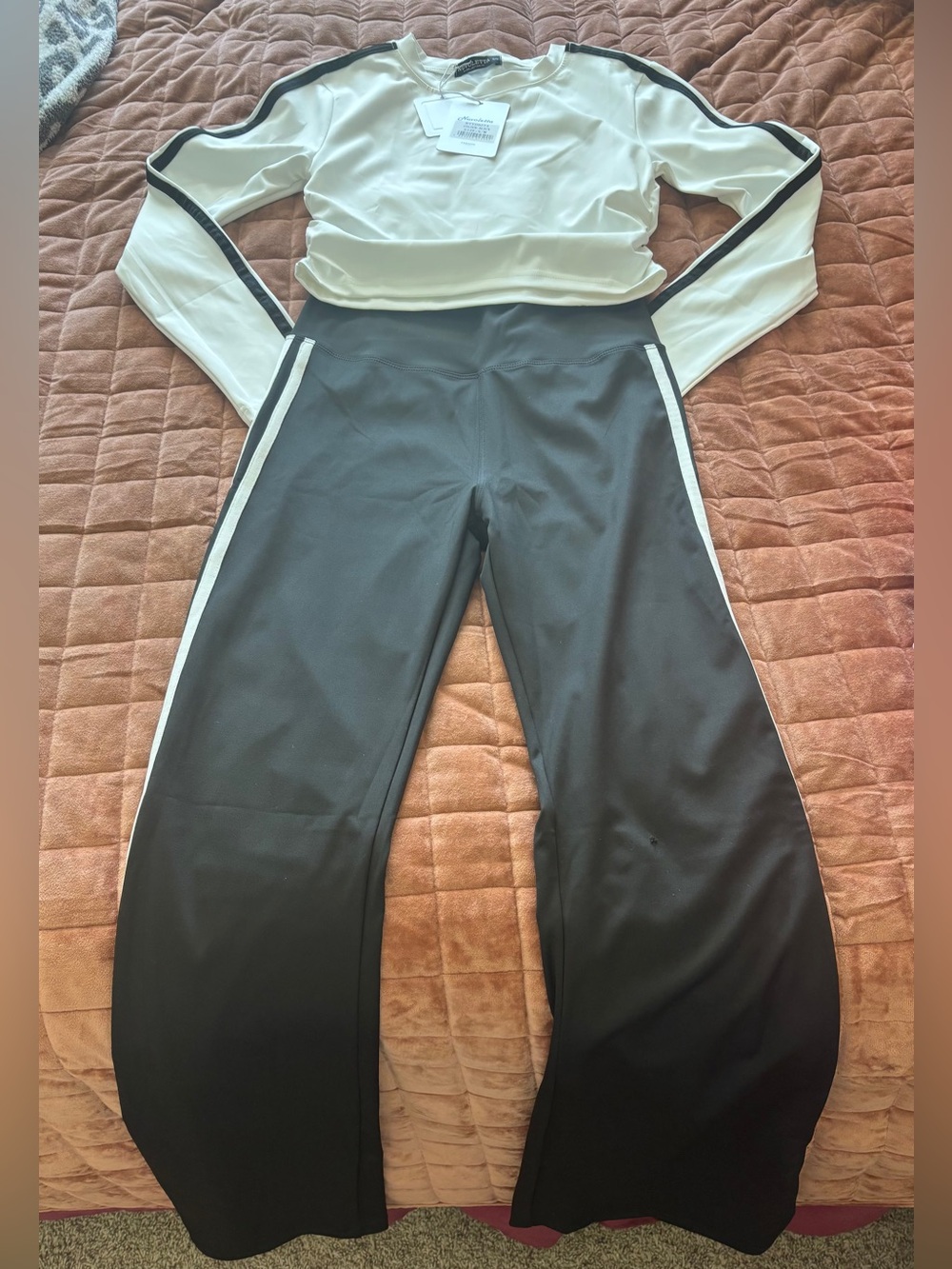 Women’s Wide-Leg Track Pants with Side Stripe - Black